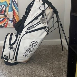 Men’s White Ping golf bag